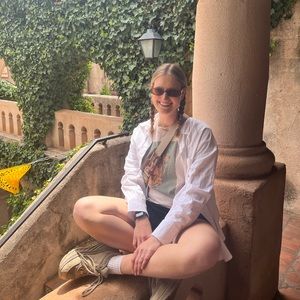 Meet your Posher, Hailey